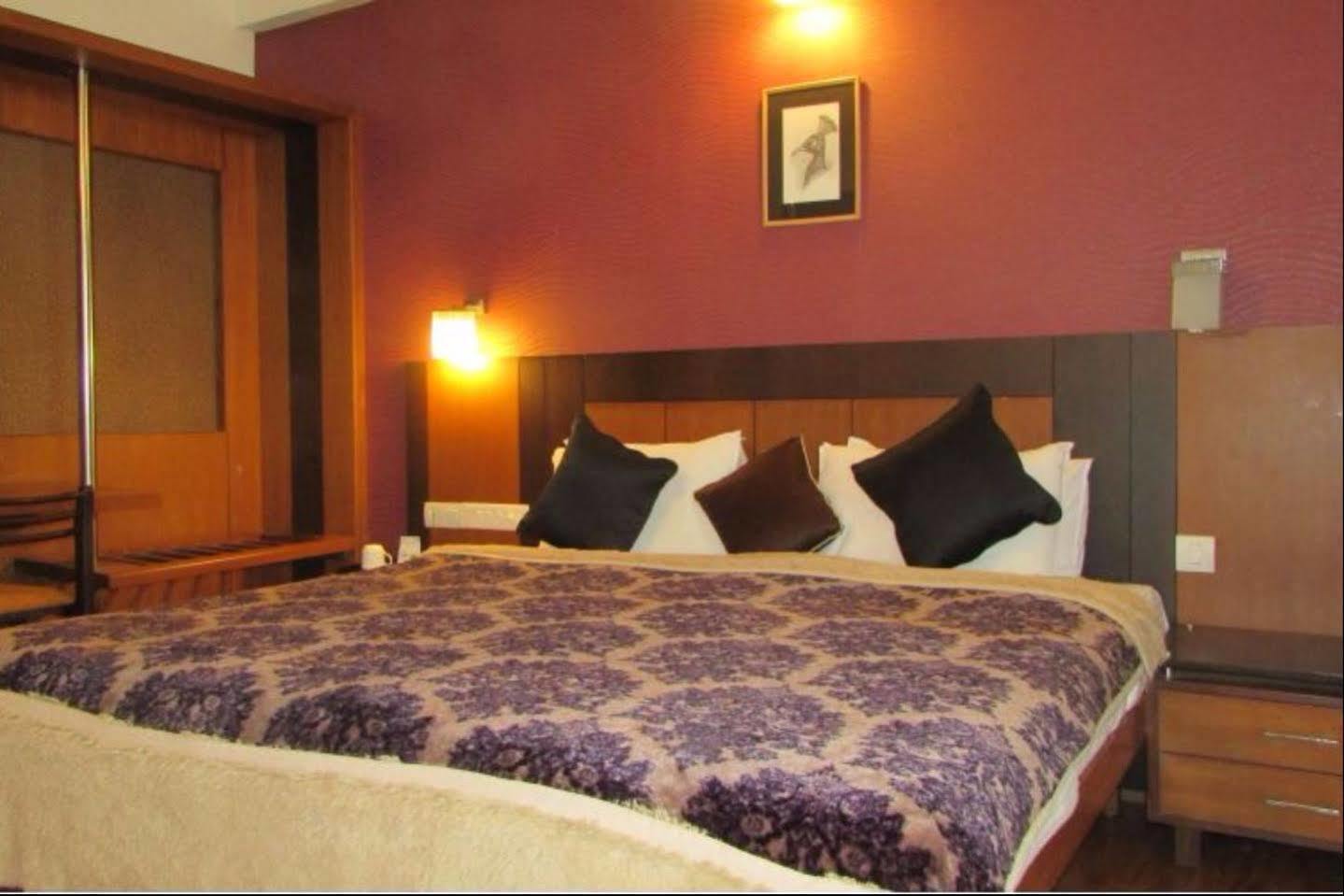 Hotel Hill View Kochi Esterno foto